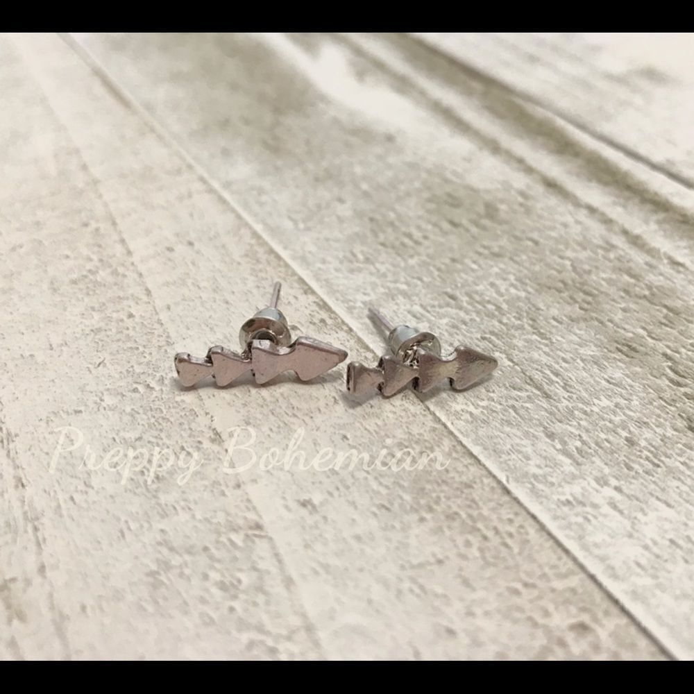 Arrow  earrings - Picture 2 of 2